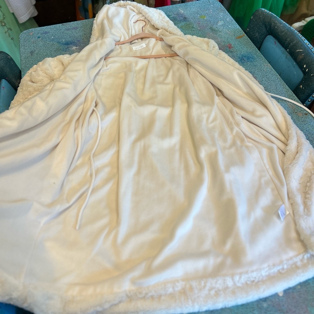 SOFT Blanket Robe - Picture 8 of 13